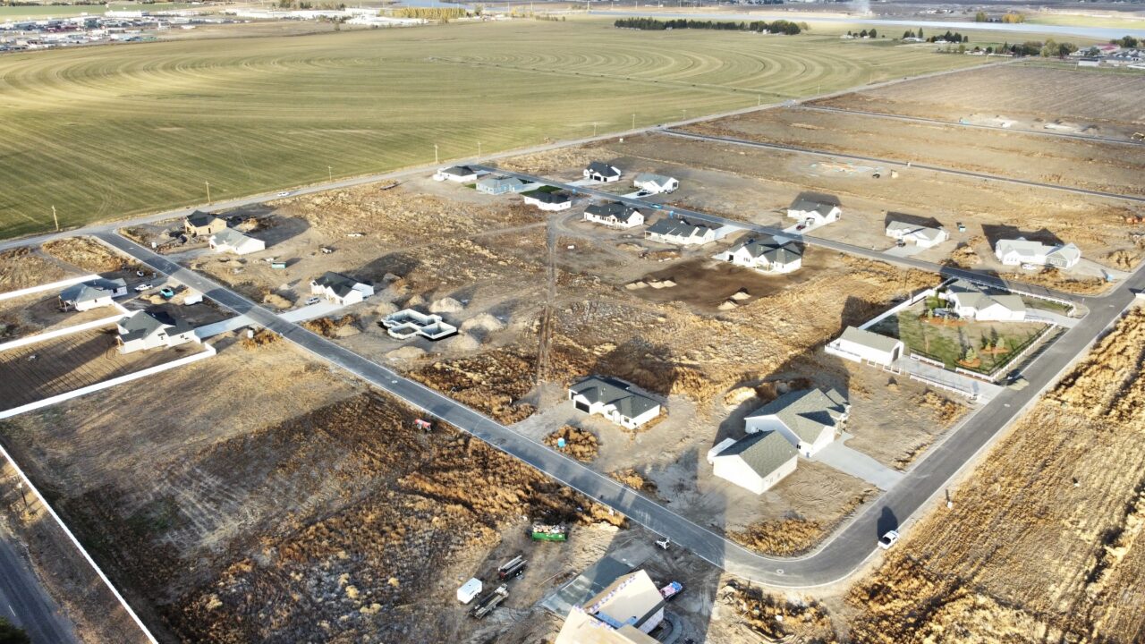 Community Cedar Estates • Thomas Nelson Homes